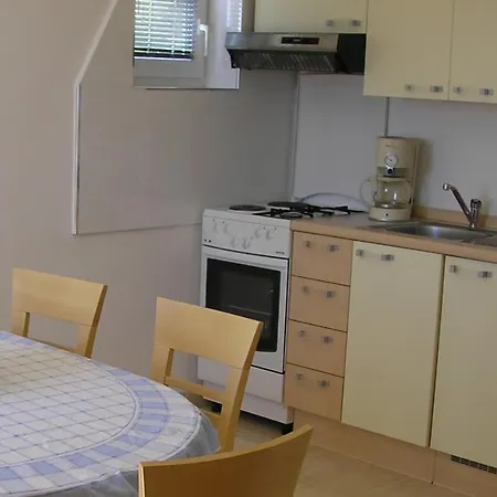 With Wifi Bol, Brac - 11728 Apartment Bol